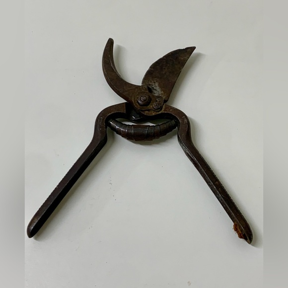 Vintage Seymour Smith Pruning Shears - Picture 5 of 10